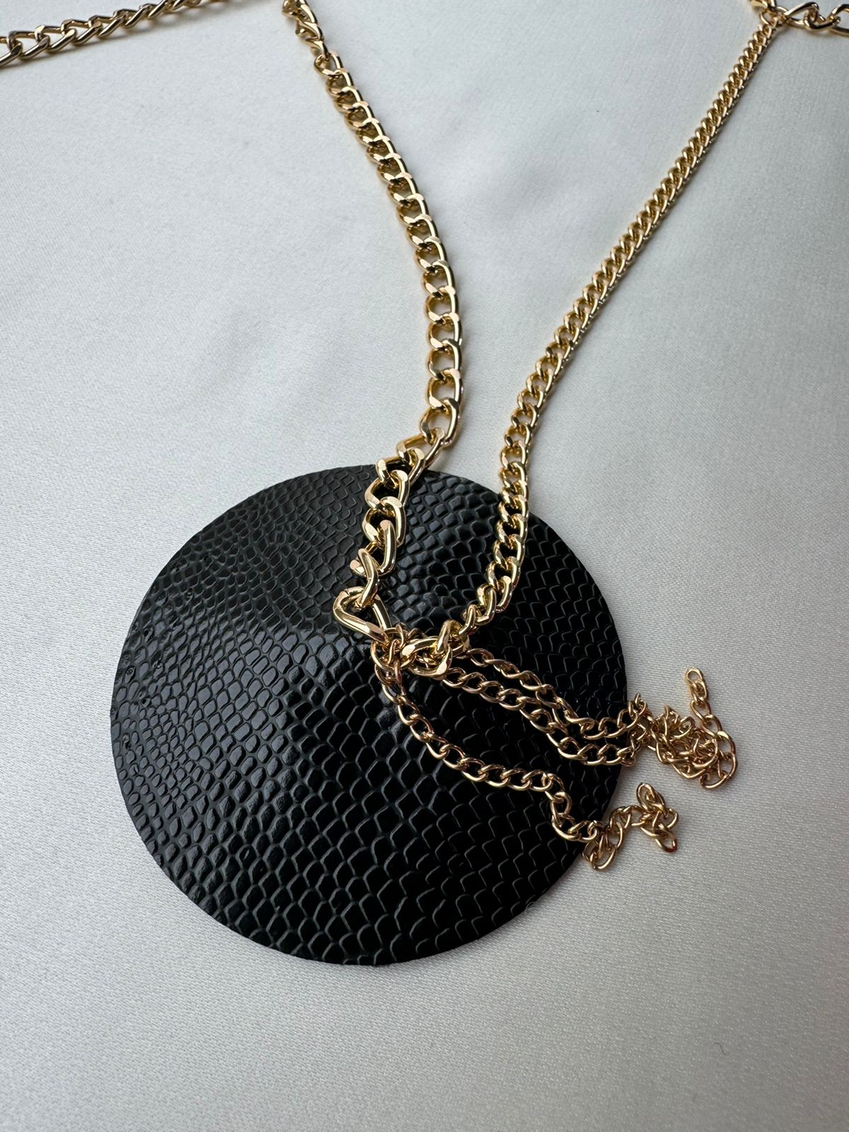 COVER BLACK