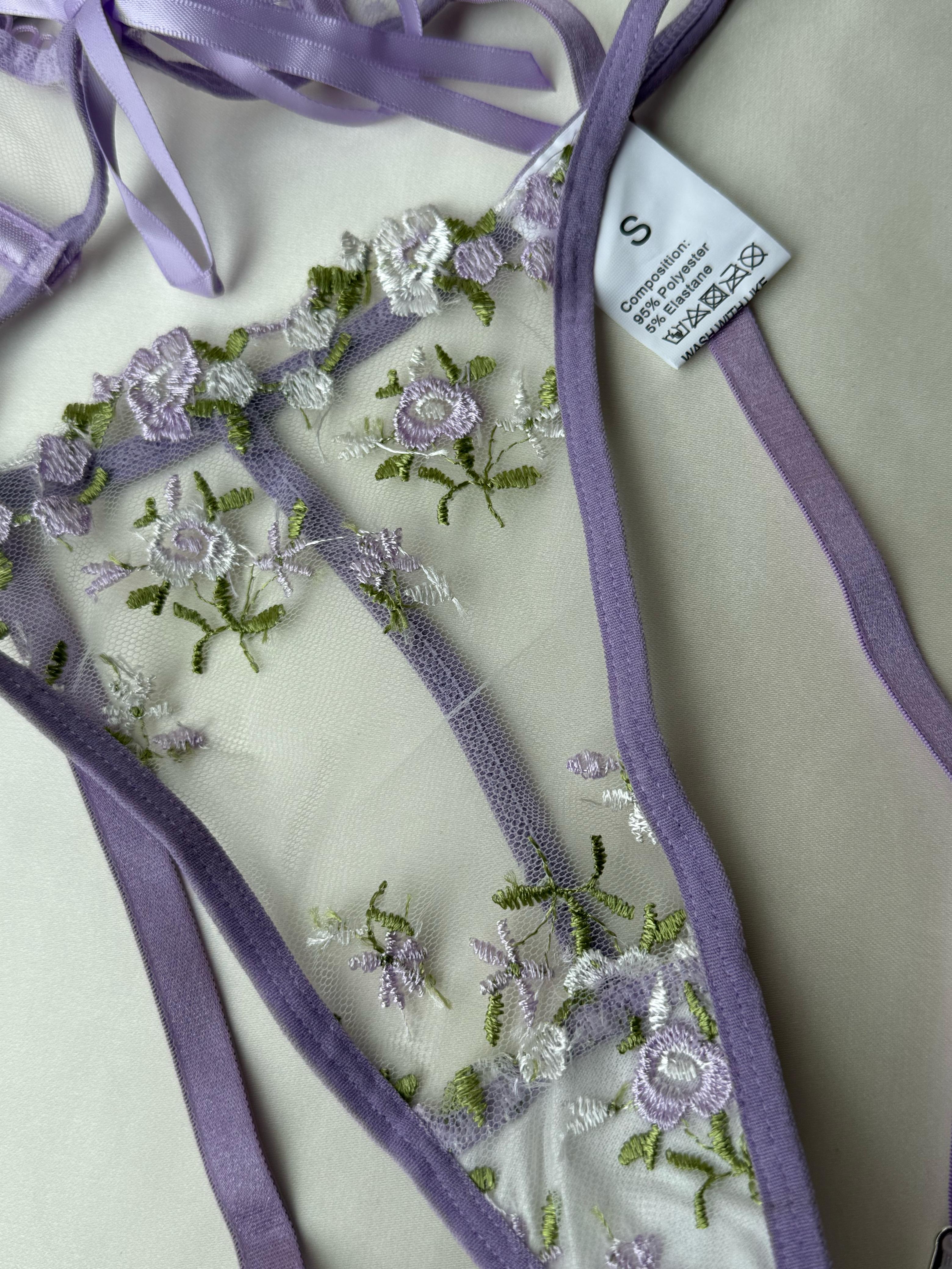 LAYAN LINGERIE SET + SOCKS
